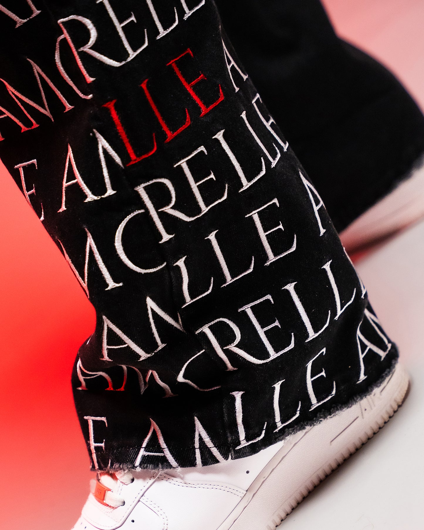 Signature Black Jeans